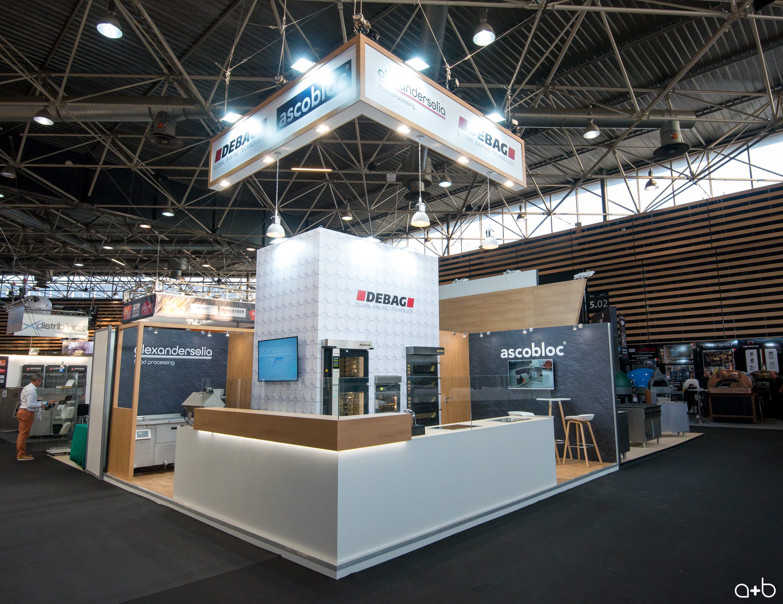 Stand ADF au salon avec les marques ascobloc, DEBAG et alexandersolia